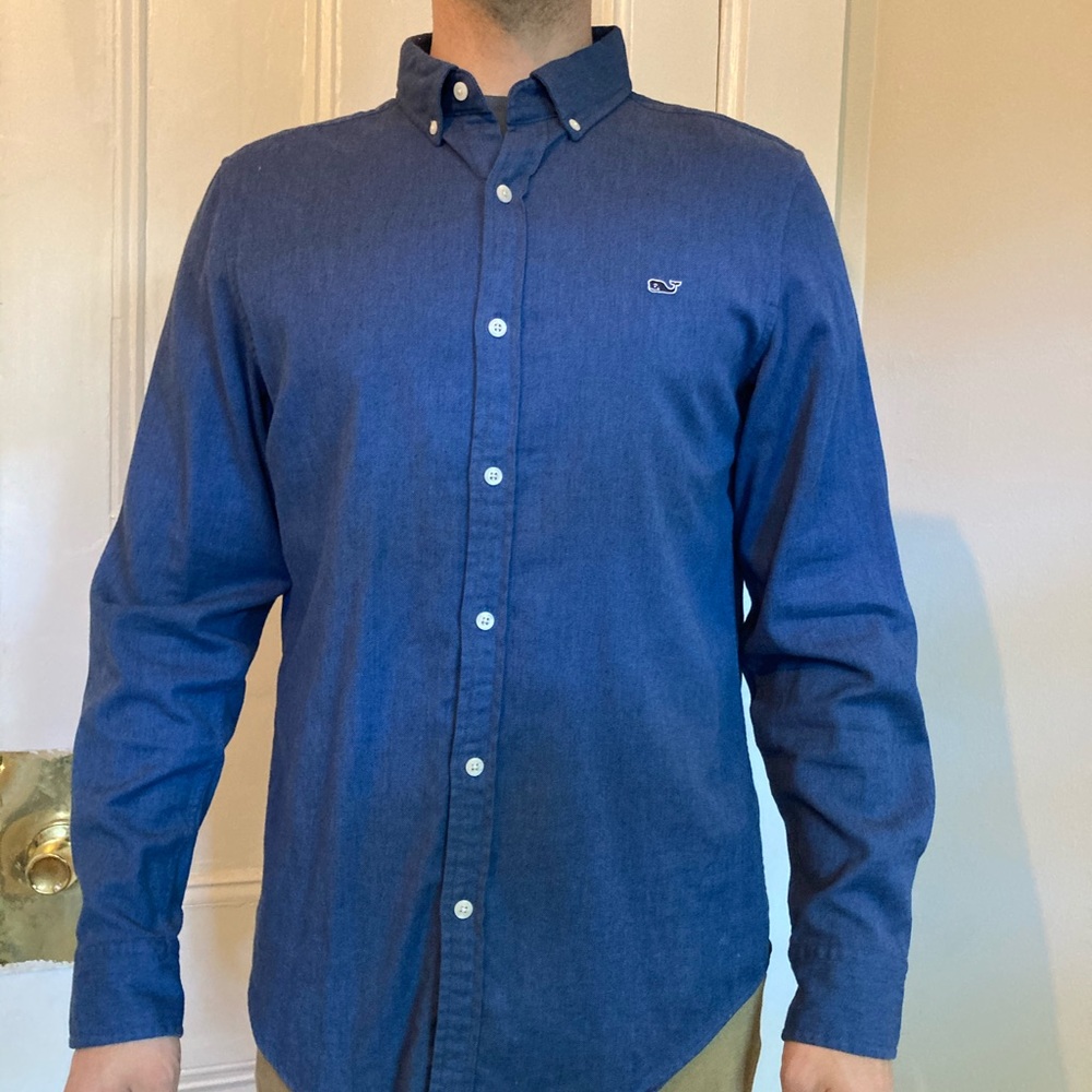 Vineyard vines slim fit whale shirt M